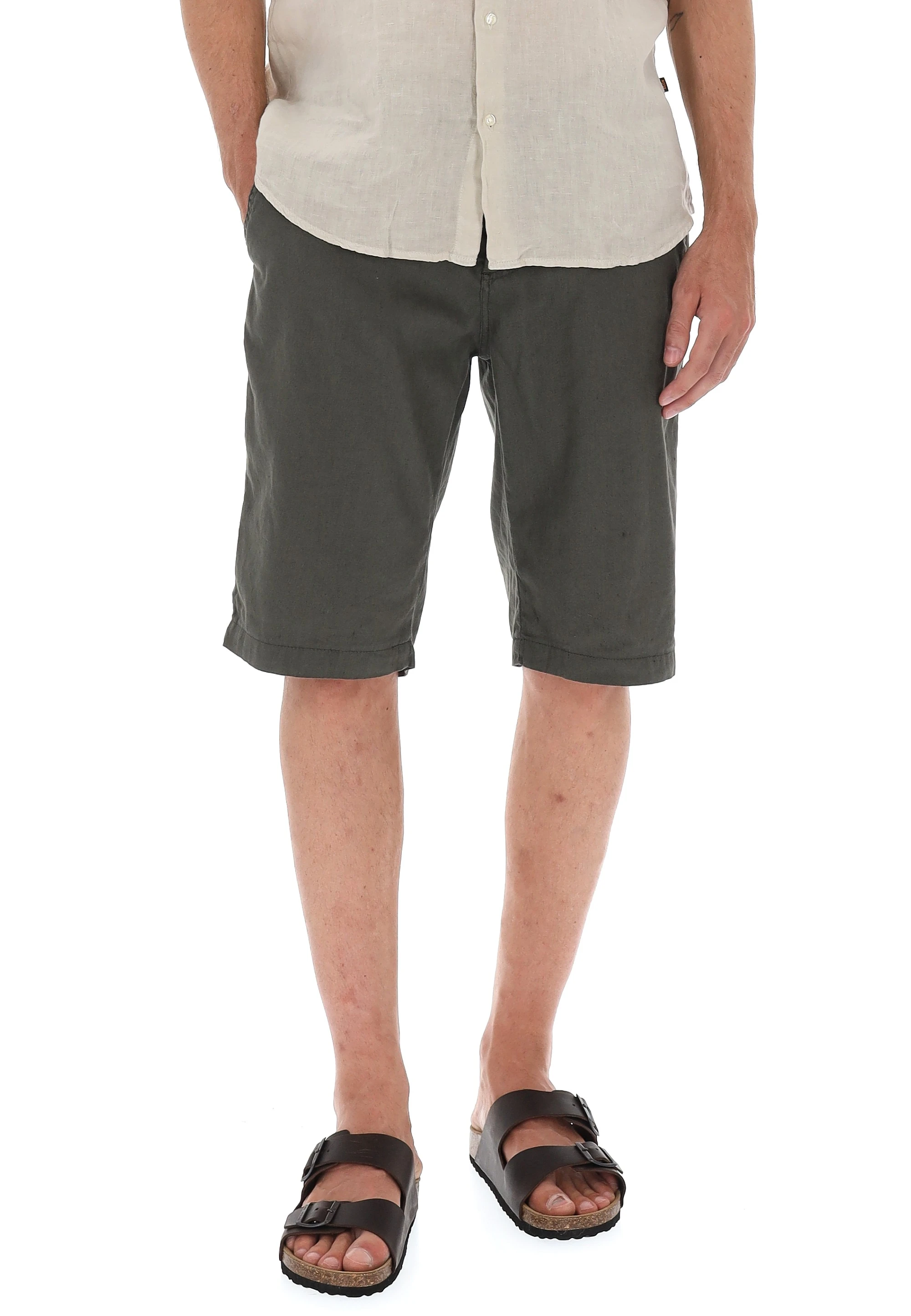 Bermuda chino 8.9
